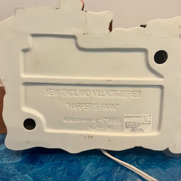 Dept 56 New England Village "Harper's Farm" 56605 Retired - Picture 9 of 12